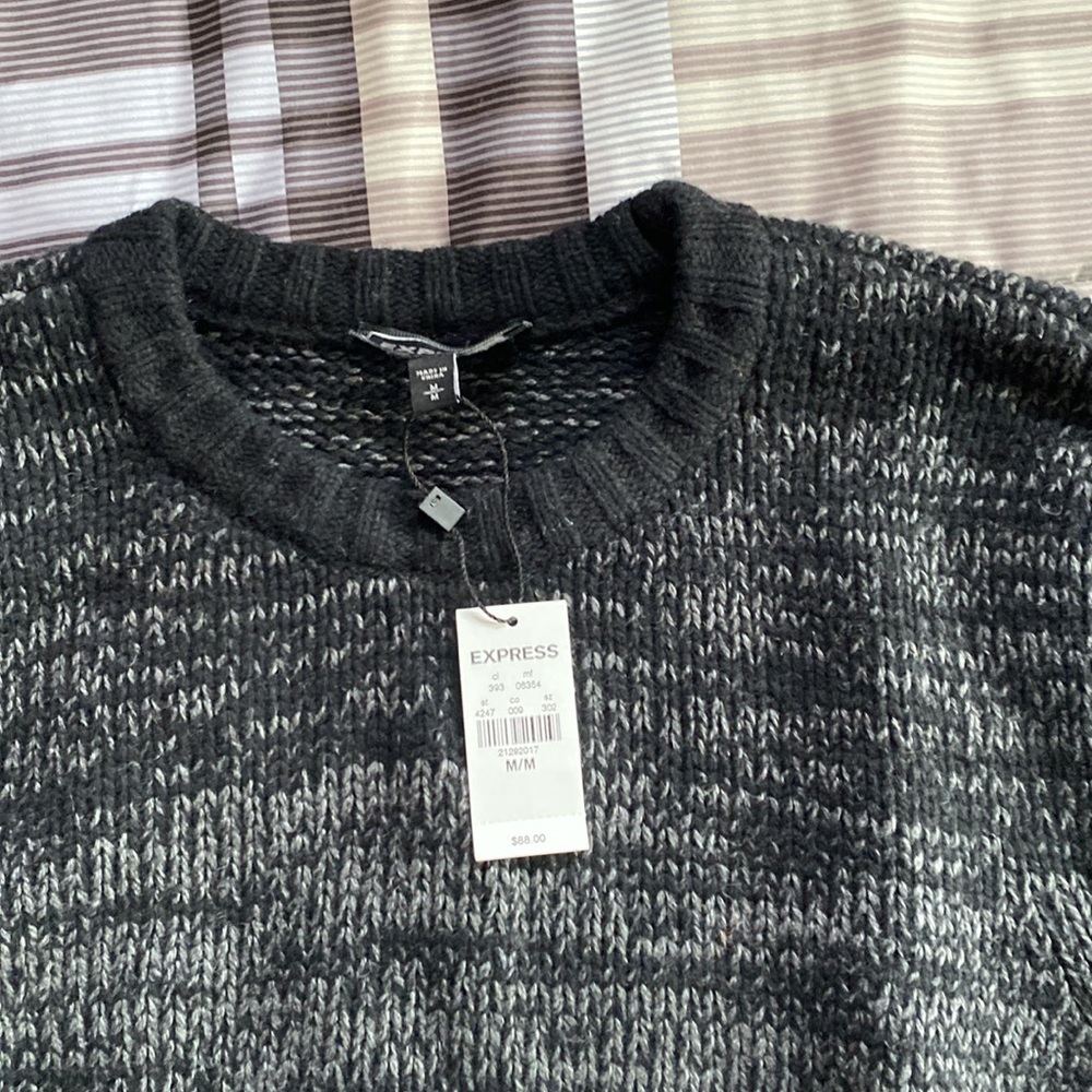 Express sweater - Picture 2 of 9